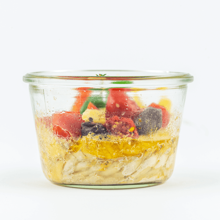 Filetto di branzino con olive e pomodorini