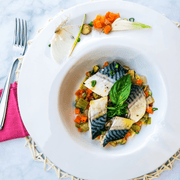 Sgombro all'olio con macedonia di verdure